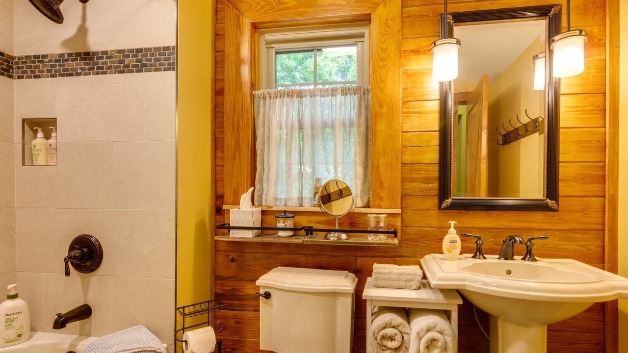 Photo of Bathroom in Weaverville
