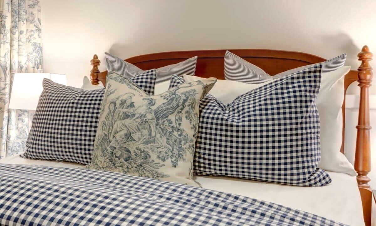 Photo of Bedroom in Hitch Village - Fred Wessels Homes