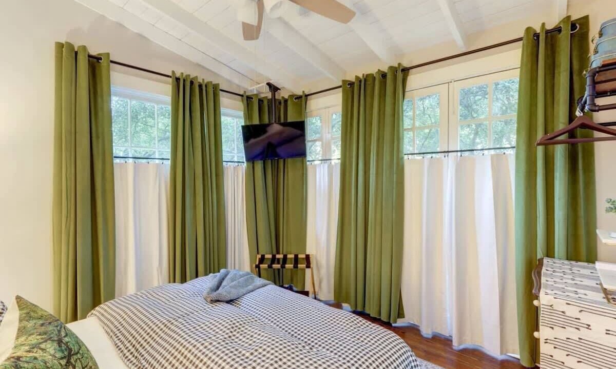 Photo of Bedroom in Hitch Village - Fred Wessels Homes