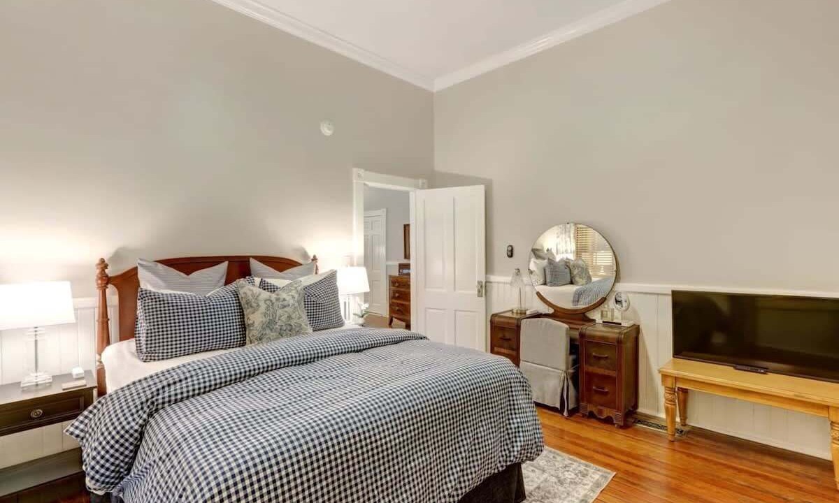 Photo of Bedroom in Hitch Village - Fred Wessels Homes