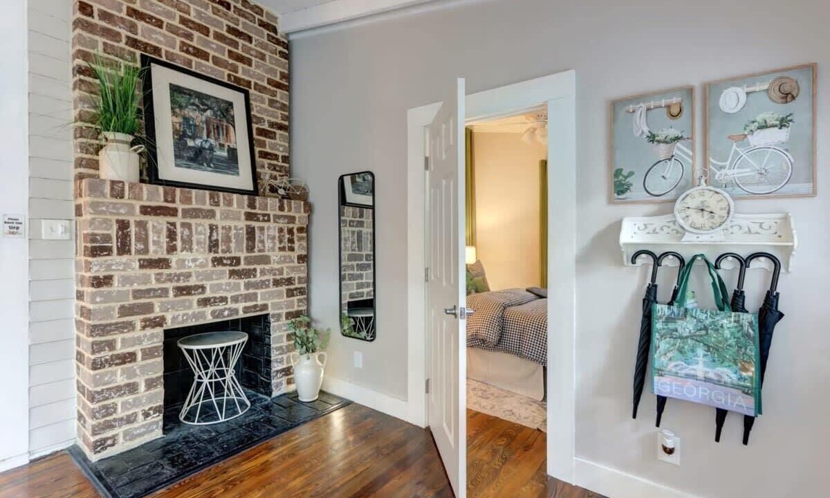 Photo of Bedroom in Hitch Village - Fred Wessels Homes