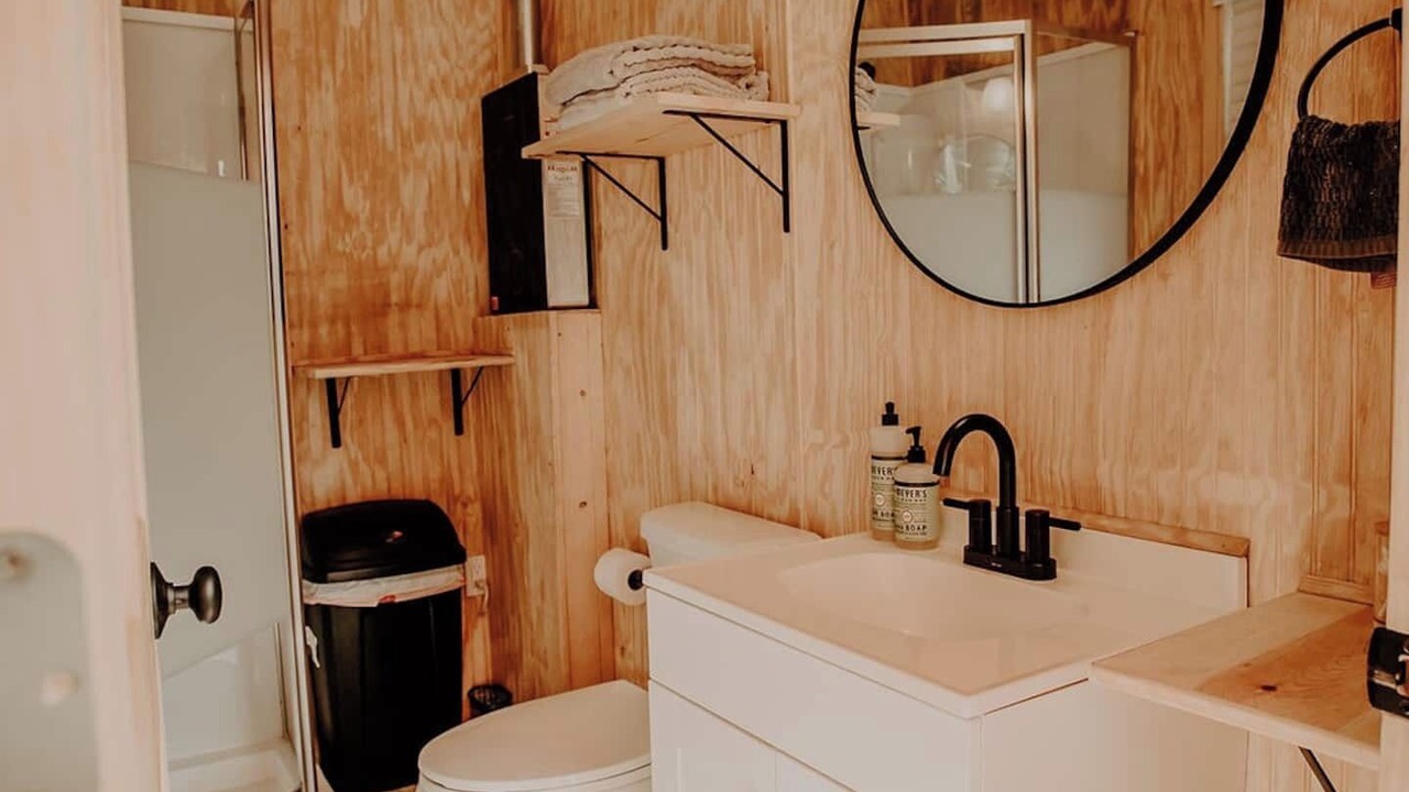 Photo of Bathroom in Cosby