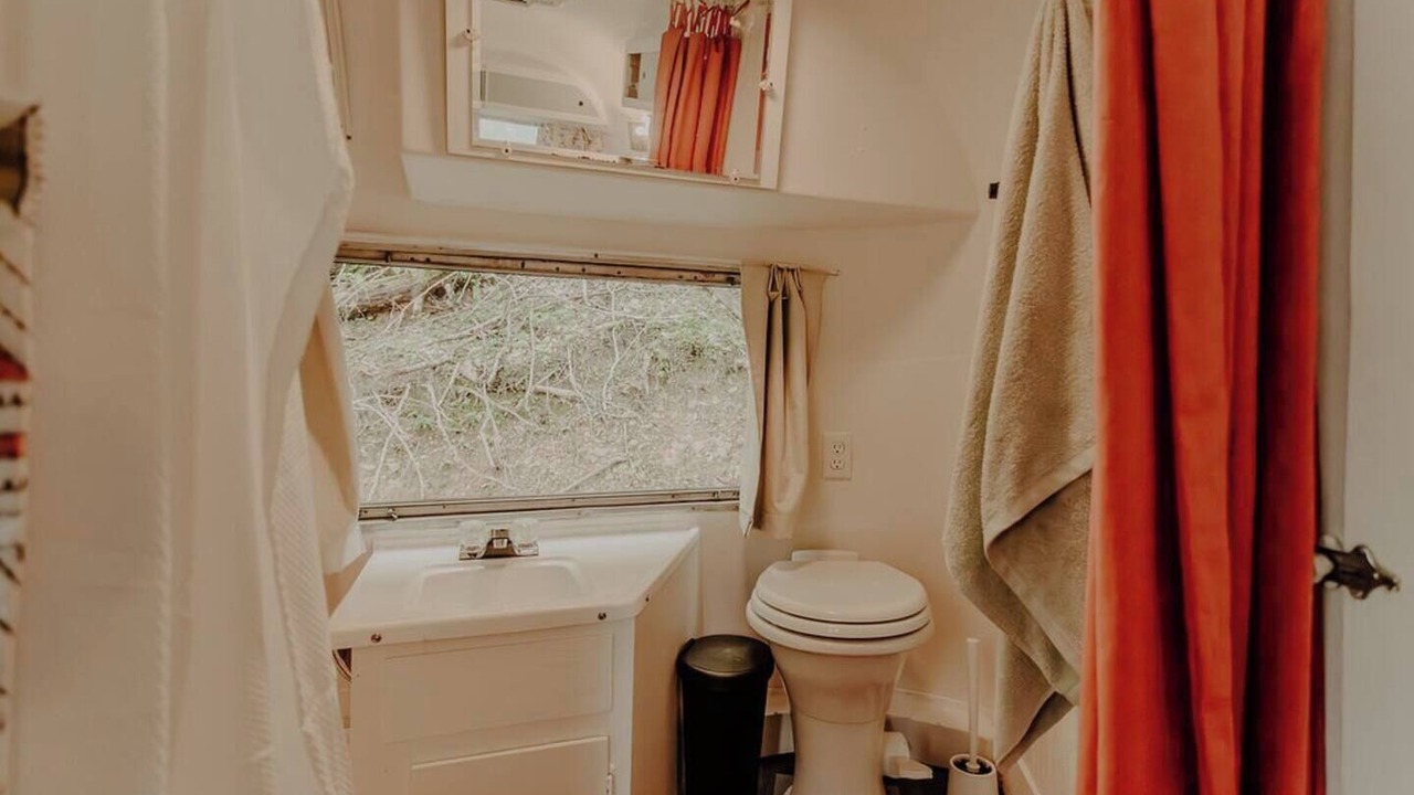 Photo of Bathroom in Cosby