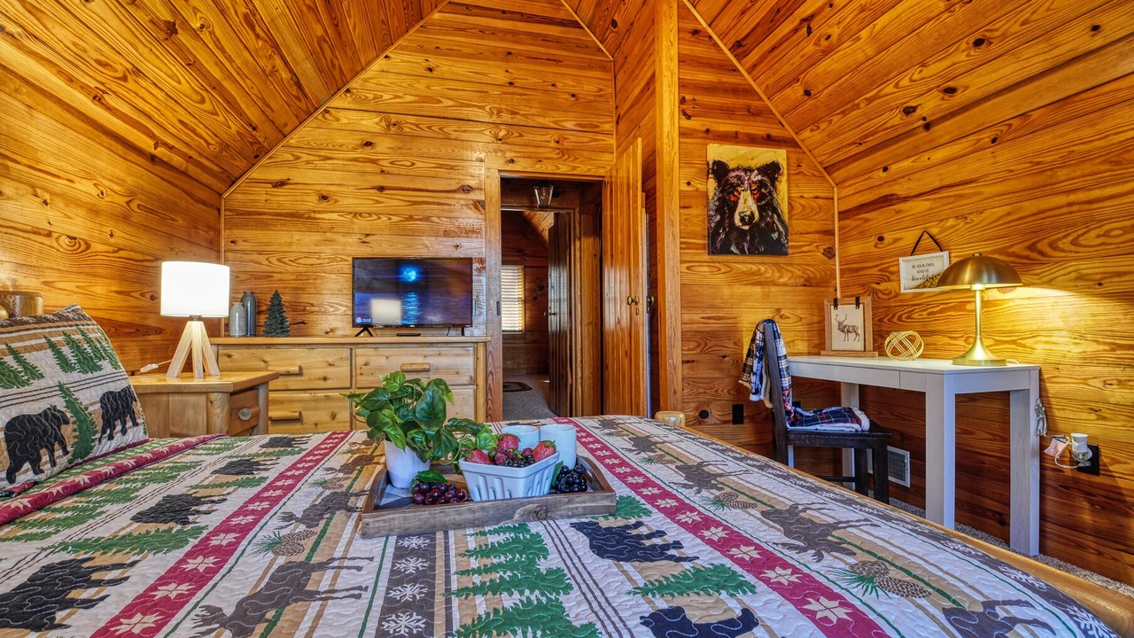 Photo of Bedroom in Rocky Grove