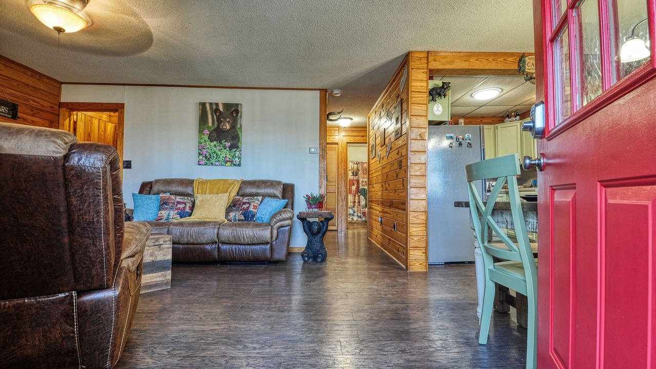 Photo of Livingroom in Rocky Grove