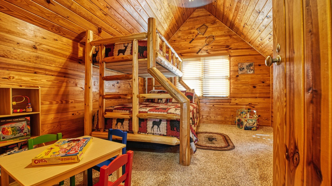 Photo of Bedroom in Rocky Grove