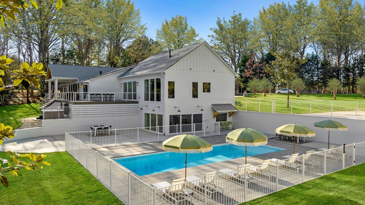 Photo of Outdoor in Mayhew