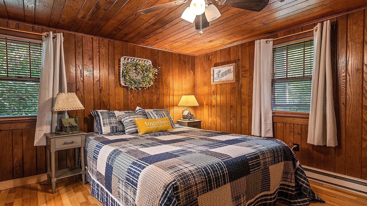 Photo of Bedroom in Maggie Valley