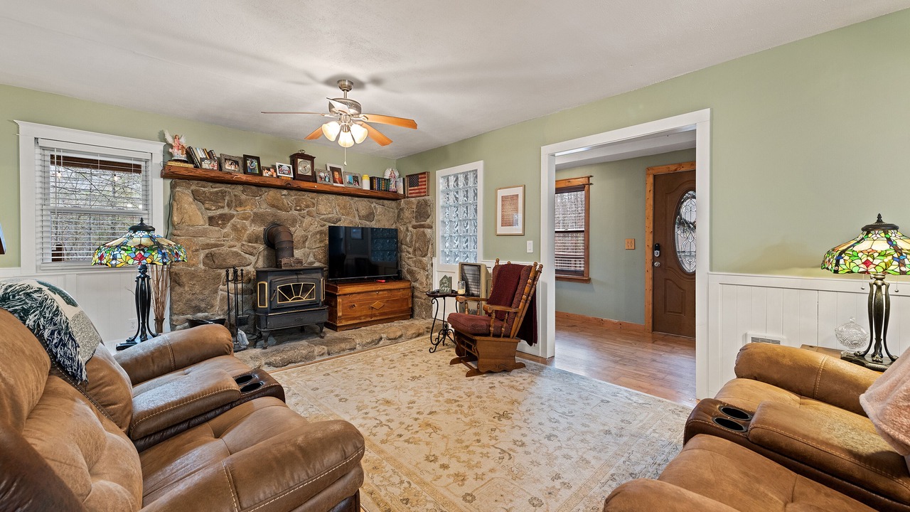Photo of Livingroom in Waynesville