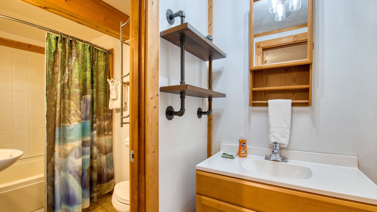 Photo of Bathroom in Maggie Valley