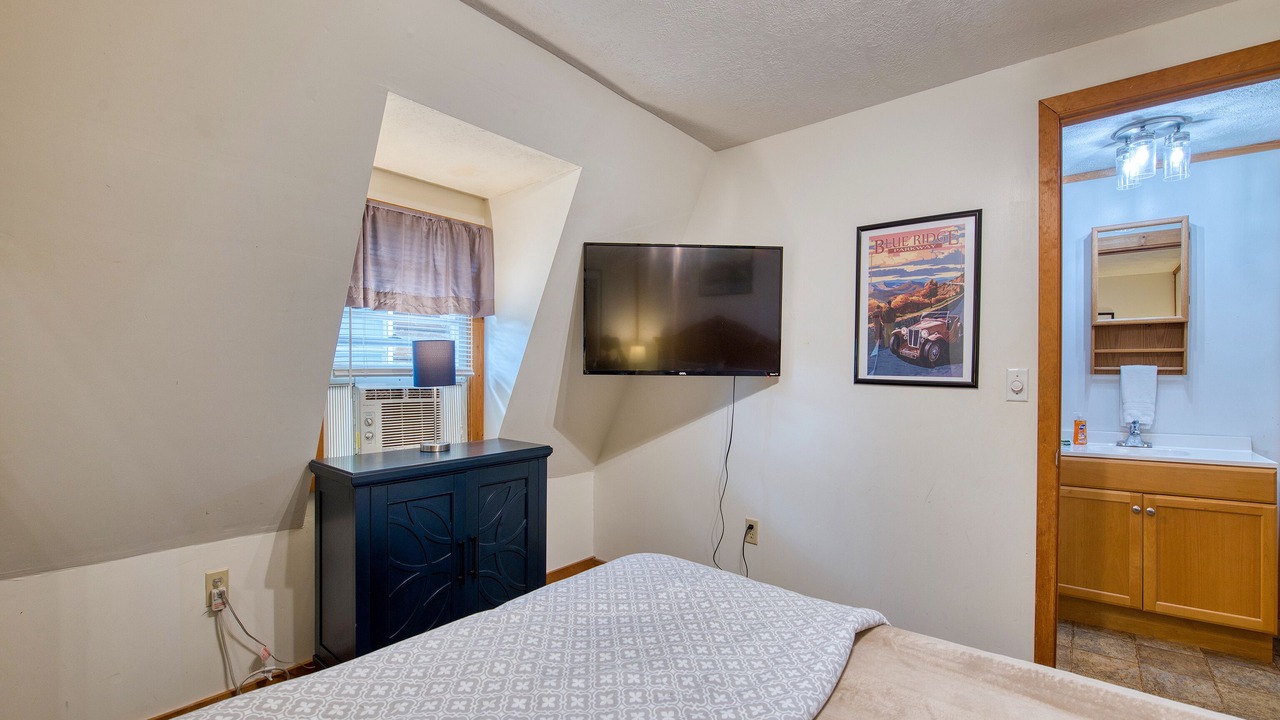 Photo of Bedroom in Maggie Valley