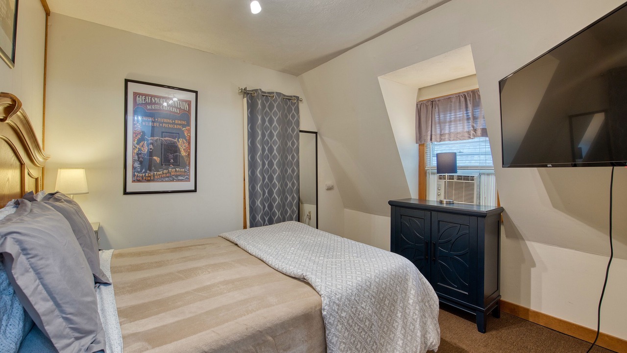 Photo of Bedroom in Maggie Valley