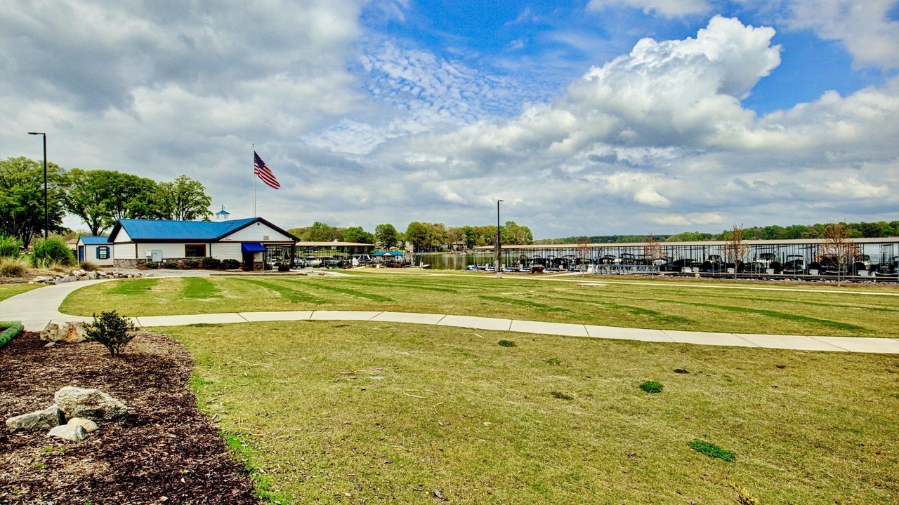 Photo of Others in Mayhew