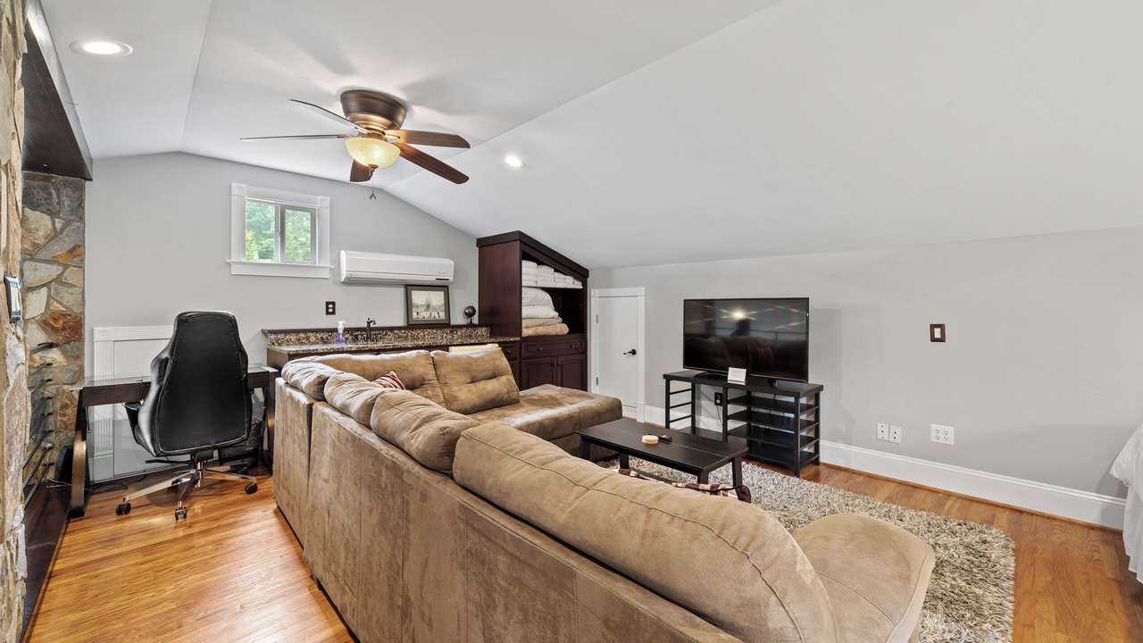 Photo of Livingroom in Mooresville