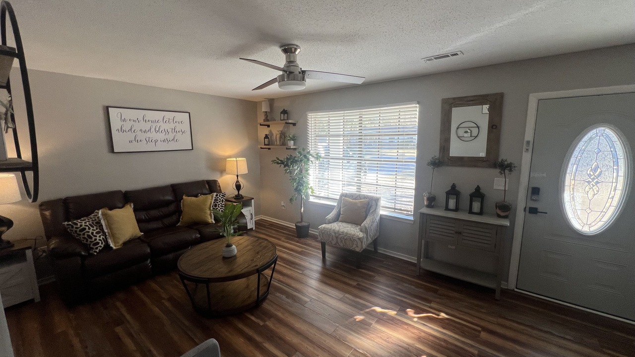 Photo of Livingroom in Burton