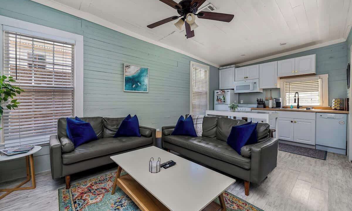 Photo of Livingroom in Historic Downtown Savannah