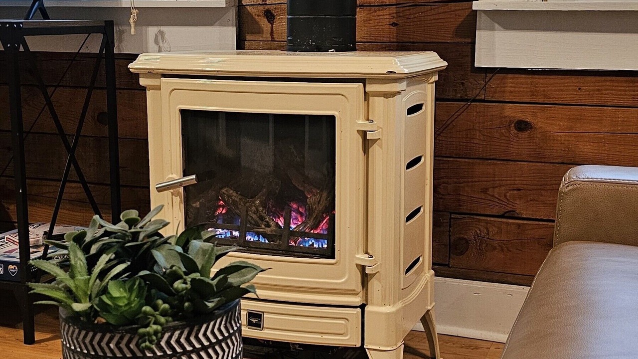 Photo of Livingroom in Mars Hill