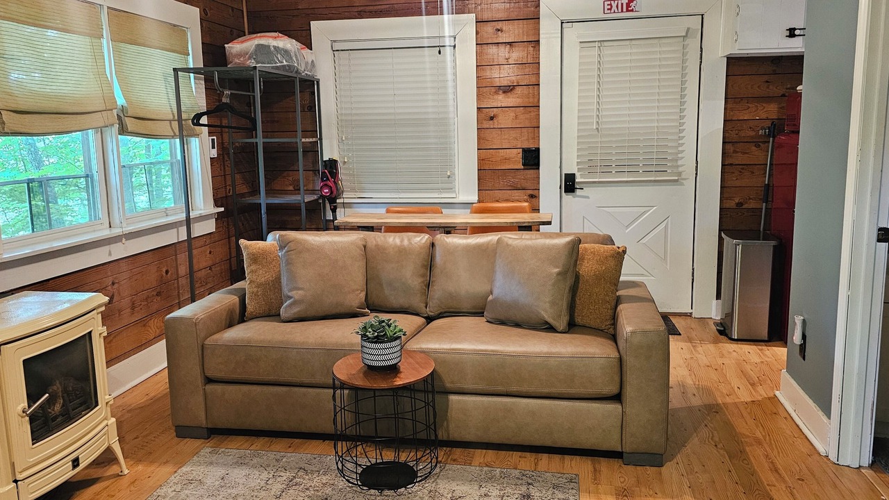 Photo of Livingroom in Mars Hill