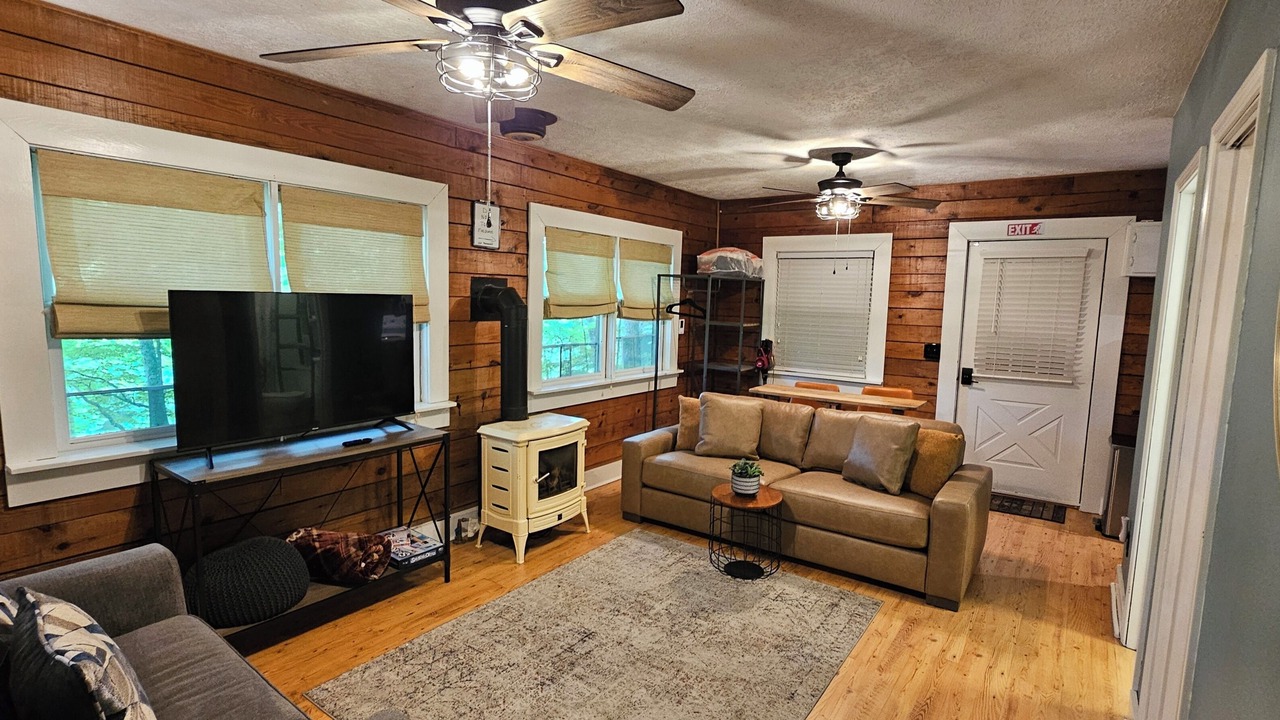 Photo of Bedroom in Mars Hill