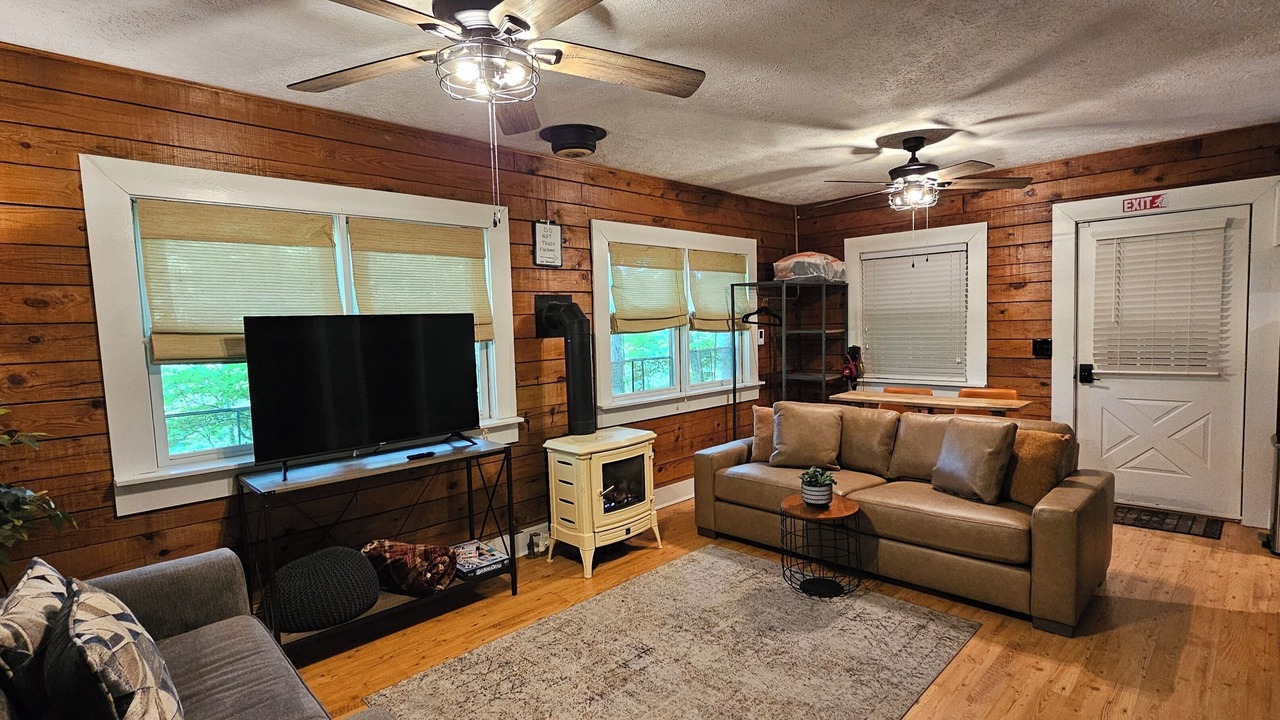 Photo of Bedroom in Mars Hill
