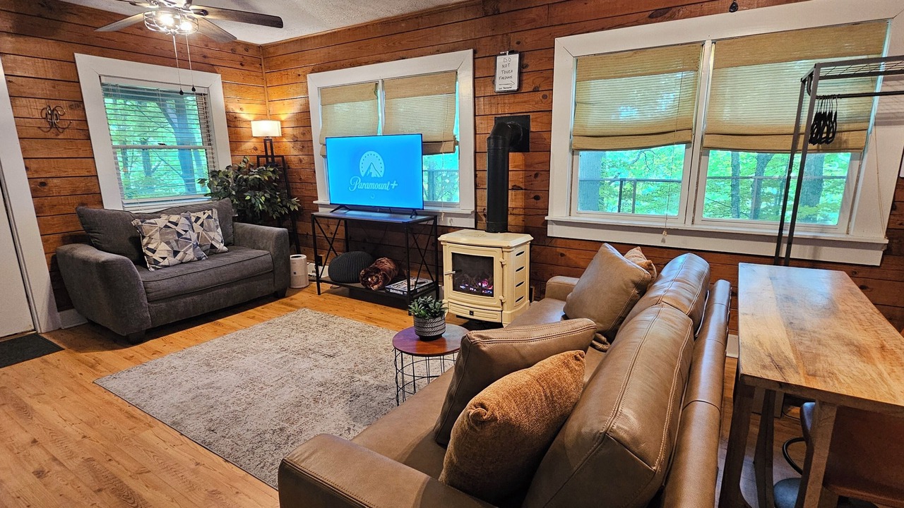 Photo of Livingroom in Mars Hill