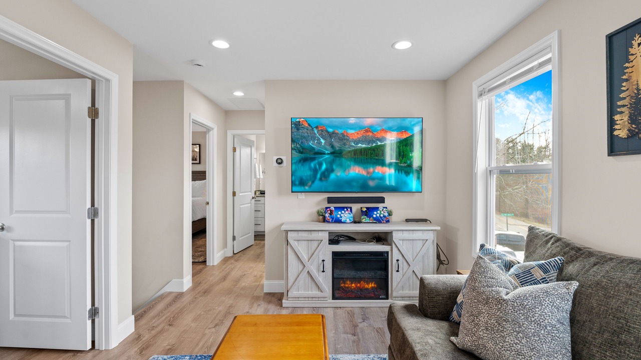 Photo of Livingroom in Mars Hill