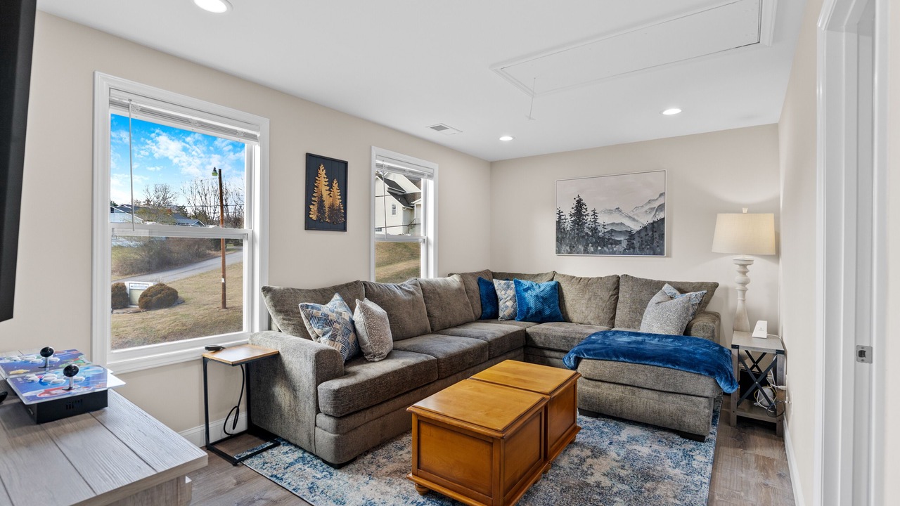 Photo of Livingroom in Mars Hill