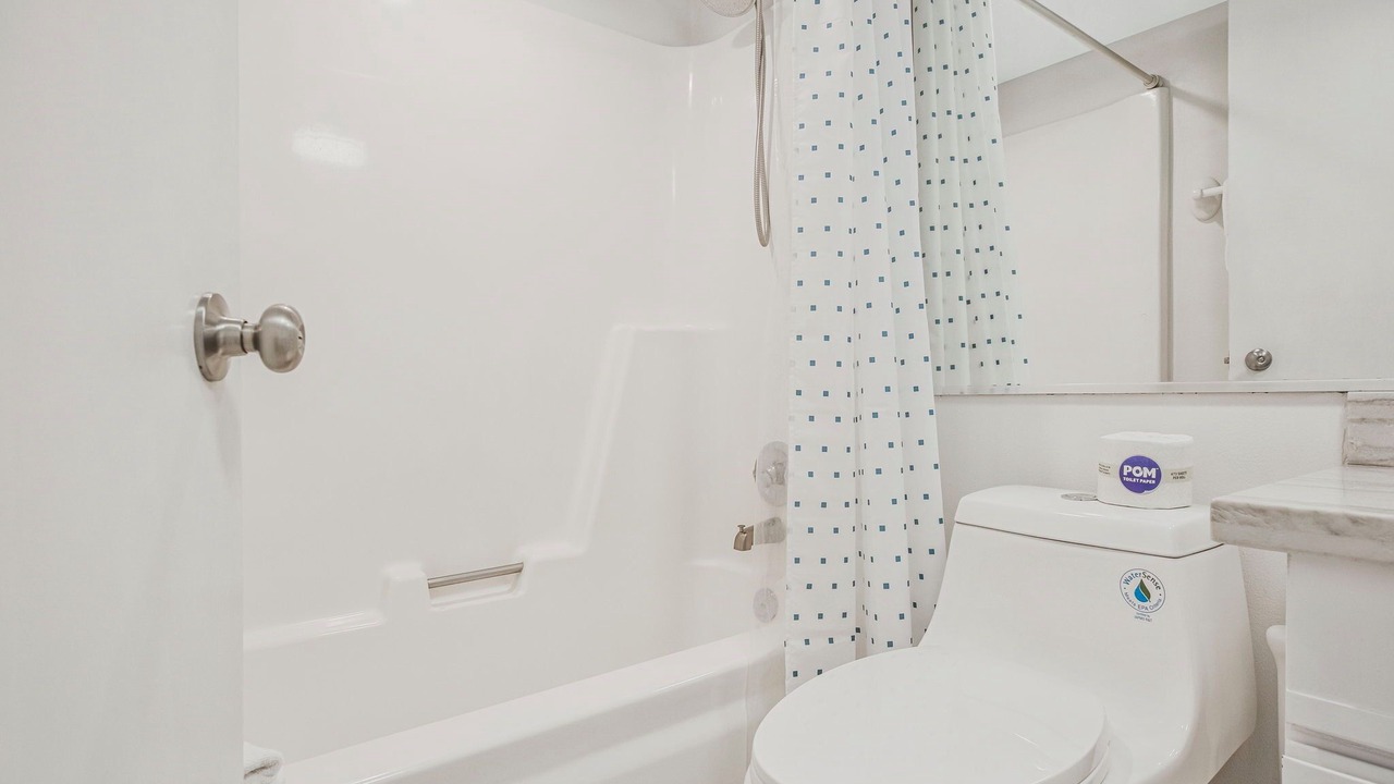Photo of Bathroom in Orange Beach East