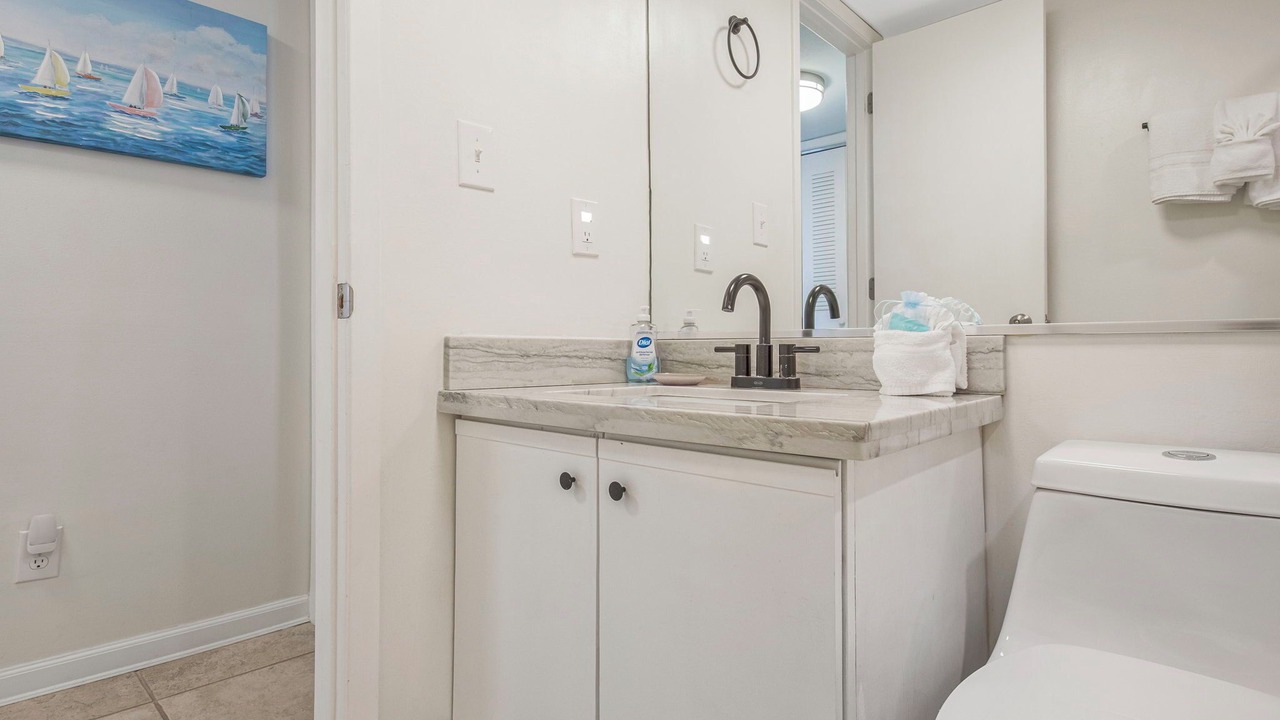 Photo of Bathroom in Orange Beach East