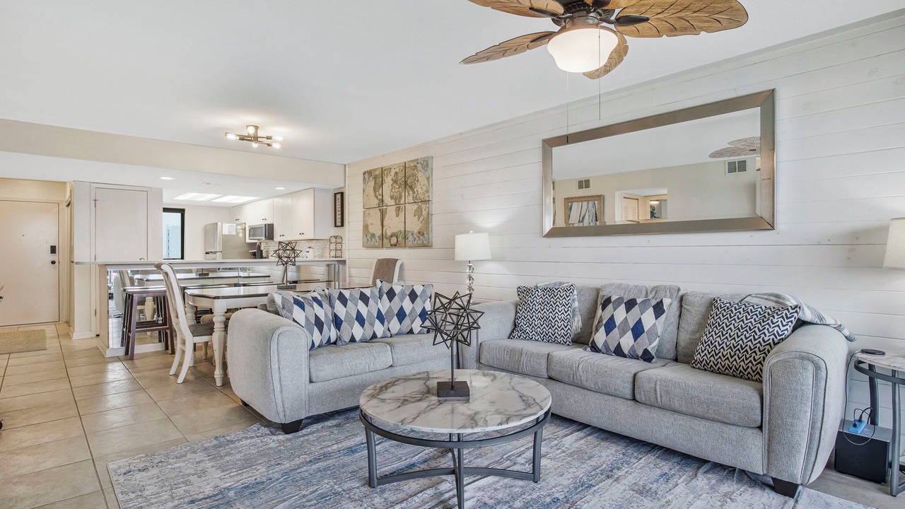 Photo of Livingroom in Orange Beach East