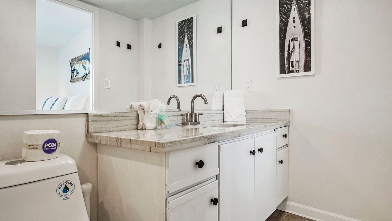 Photo of Bathroom in Orange Beach East
