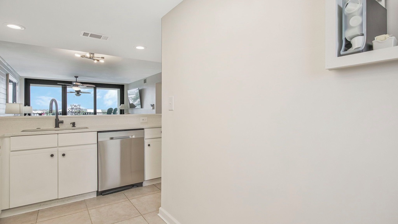 Photo of Kitchen in Orange Beach East