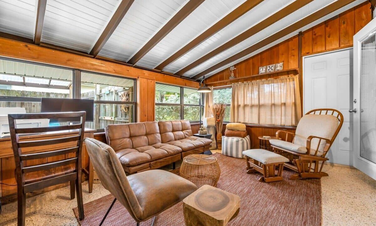 Photo of Livingroom in Cocoa Isles