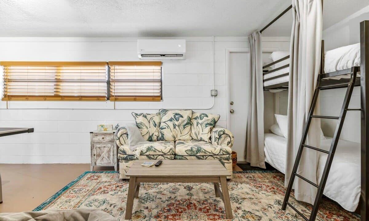 Photo of Bedroom in Cocoa Isles