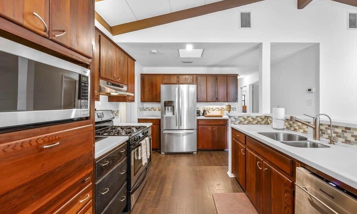 Photo of Kitchen in Cocoa Isles