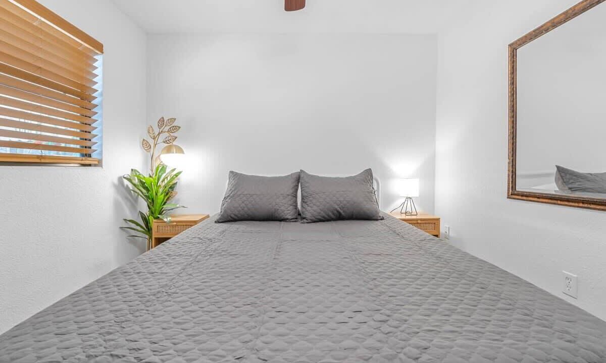 Photo of Bedroom in Cocoa Isles