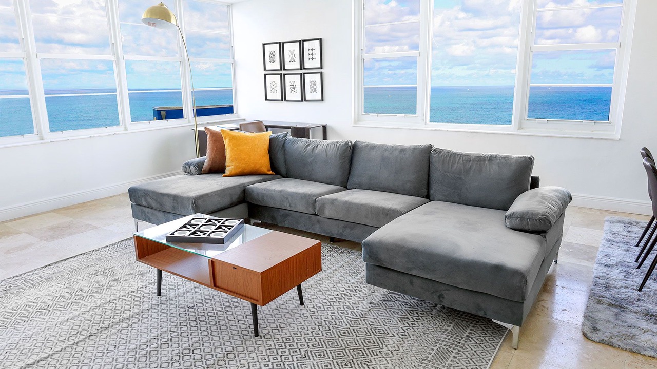 Photo of Livingroom in Mid Beach