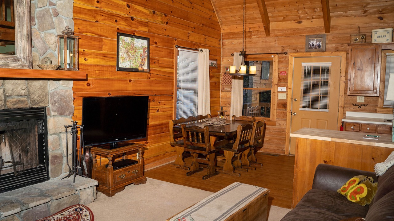 Photo of Livingroom in Warm Springs