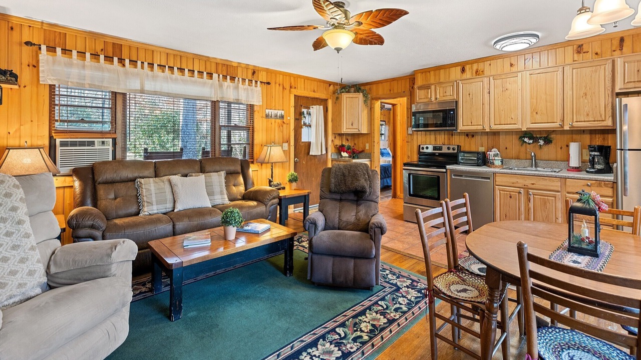 Photo of Livingroom in Sherwood Forest