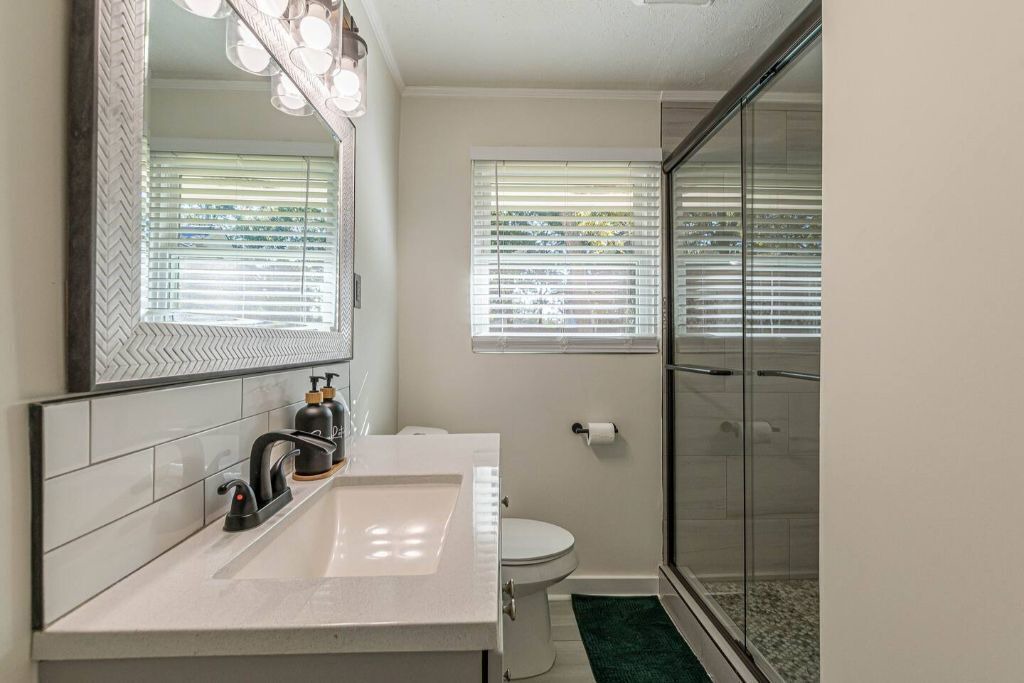 Photo of Bathroom in Hapeville