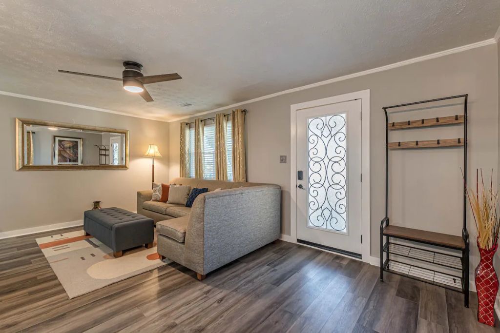 Photo of Livingroom in Hapeville