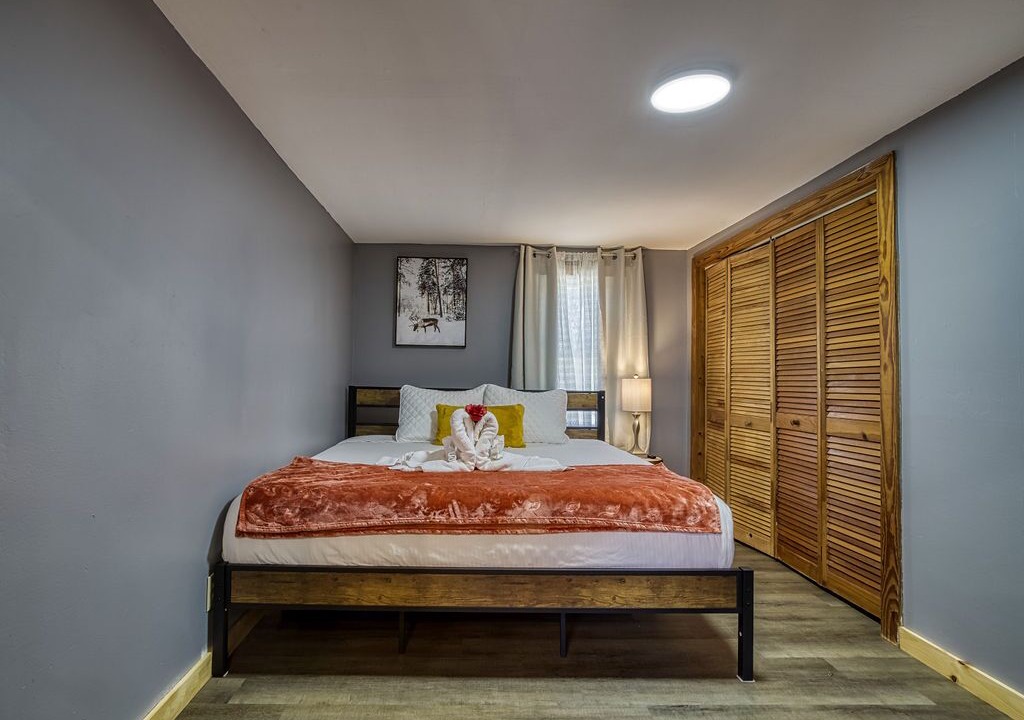 Photo of Bedroom in Kodak