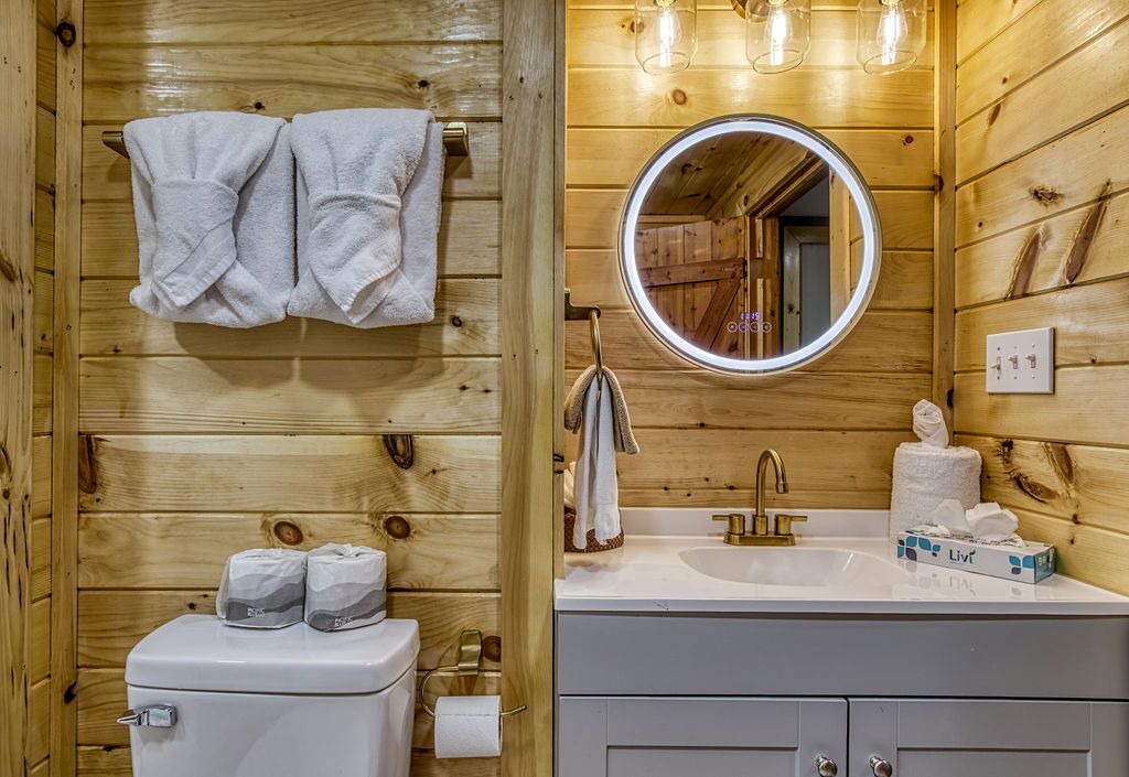 Photo of Bathroom in Kodak