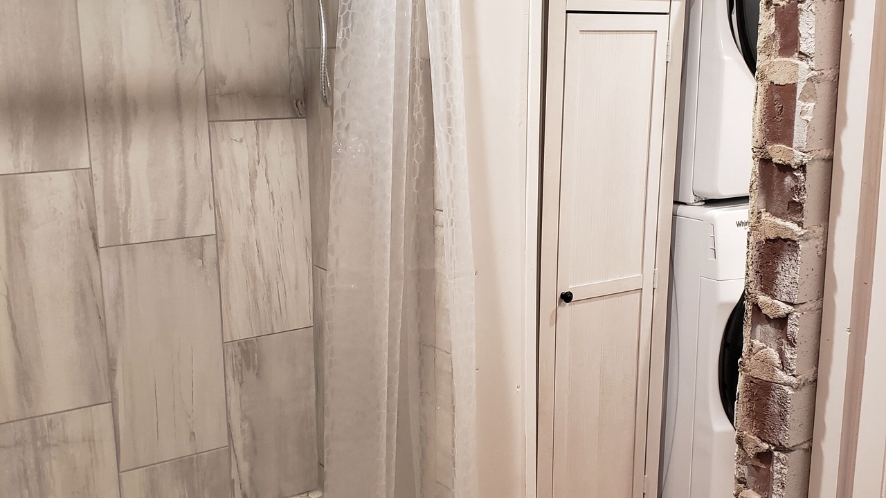 Photo of Bathroom in Guntersville