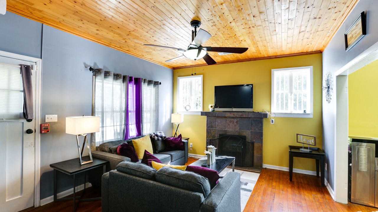 Photo of Livingroom in Albany
