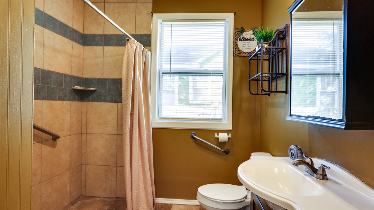Photo of Bathroom in Albany
