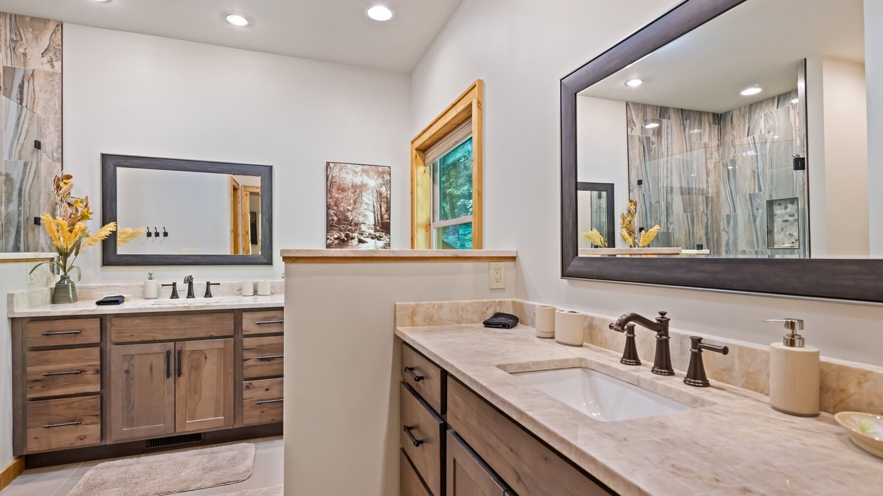 Photo of Bathroom in Maggie Valley