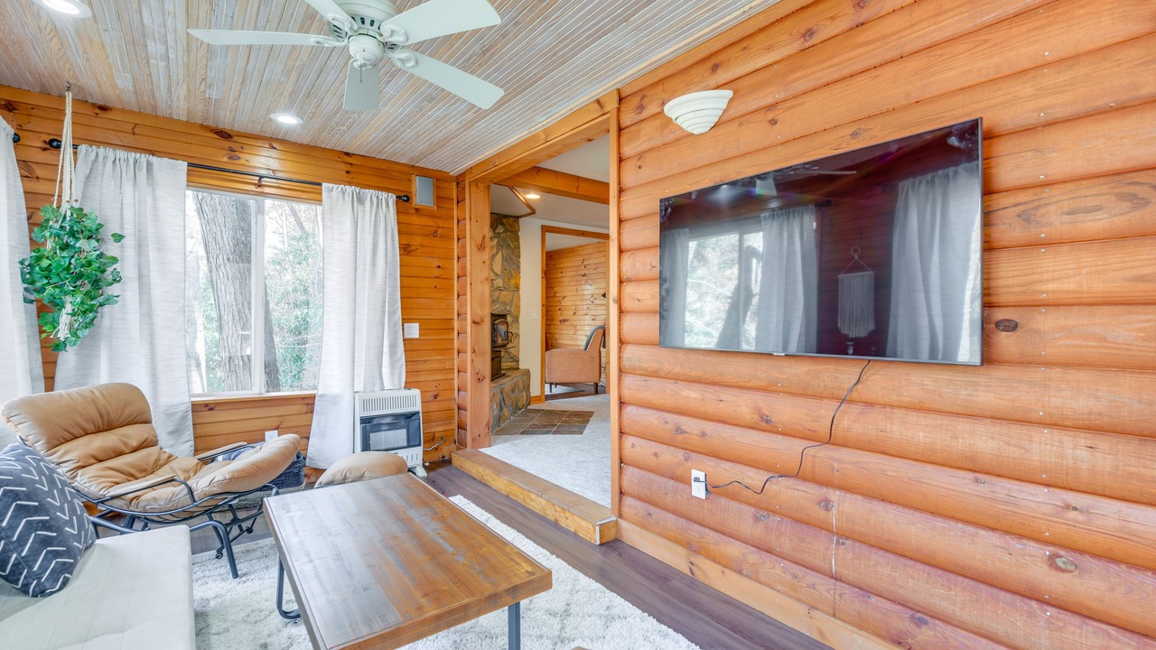 Photo of Livingroom in Waynesville