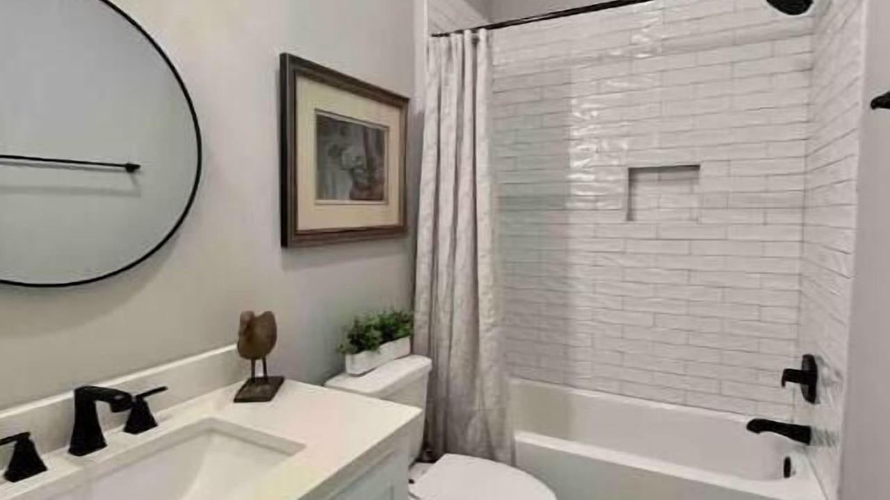 Photo of Bathroom in Dadeville