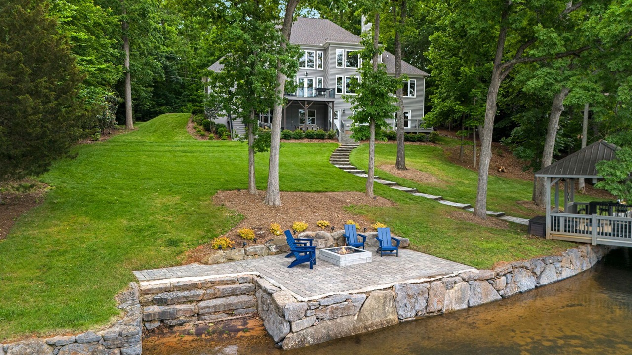 Photo of Outdoor in Mayhew